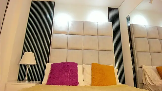 Amelie Fabulous  online show from March 2026 12:00:01 PM