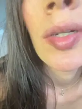 Snapshot of Evacrox chatting on April 2026 05:03:02 PM Evacrox online show from April 2026 05:03:02 PM