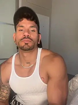 Snapshot of daniels-maison chatting on March 2026 01:11:02 PM daniels-maison online show from March 2026 01:11:02 PM