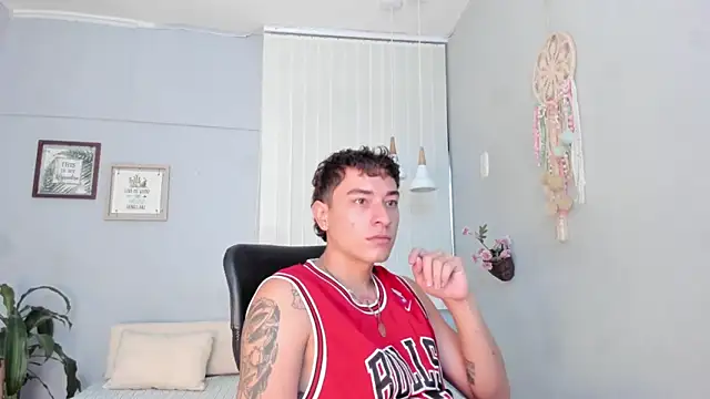 Snapshot of Thiago_2003_ chatting on March 2026 12:22:01 PM Thiago 2003 online show from March 2026 12:22:01 PM