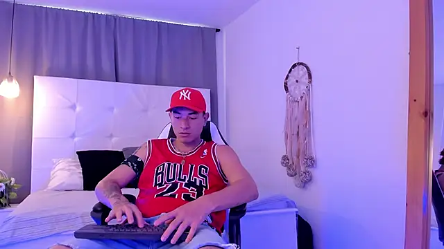 Snapshot of Thiago_2003_ chatting on April 2026 12:27:02 PM Thiago 2003 online show from April 2026 12:27:02 PM