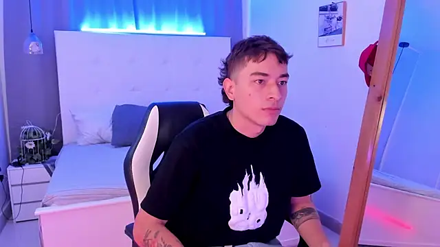 Snapshot of Thiago_2003_ chatting on April 2026 12:28:02 PM Thiago 2003 online show from April 2026 12:28:02 PM