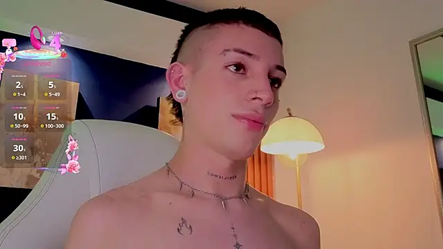 Snapshot of Luca_Prince_ chatting on April 2026 04:17:01 AM Luca Prince online show from April 2026 04:17:01 AM