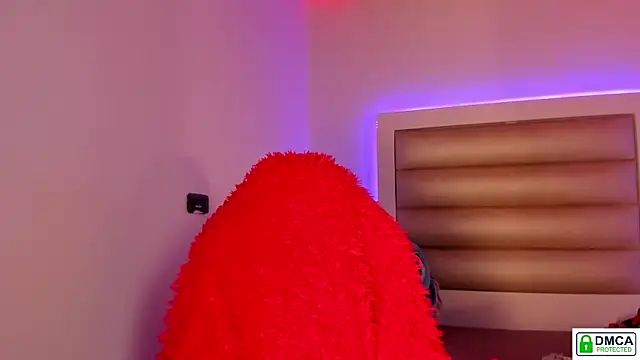 Layra vega  online show from April 2026 08:10:02 PM