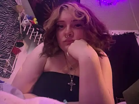 Snapshot of miabby20 chatting on April 2026 05:21:02 AM miabby20 online show from April 2026 05:21:02 AM