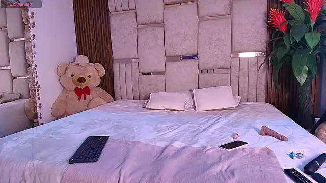 Zoe- -din online show from April 2026 02:42:02 AM