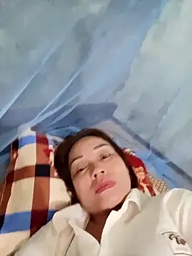 Snapshot of Lyly22x chatting on March 2026 12:00:01 PM Lyly22x online show from March 2026 12:00:01 PM