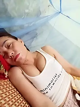 Snapshot of Lyly22x chatting on April 2026 10:21:02 PM Lyly22x online show from April 2026 10:21:02 PM