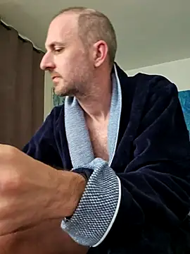 dufatcock online show from April 2026 12:43:01 PM