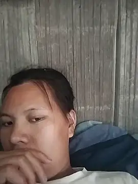 Snapshot of Lanin-i chatting on April 2026 05:01:02 AM Lanin-i online show from April 2026 05:01:02 AM