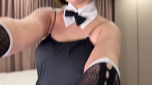 Snapshot of emilyy_xoxo chatting on March 2026 02:27:02 AM emilyy xoxo online show from March 2026 02:27:02 AM