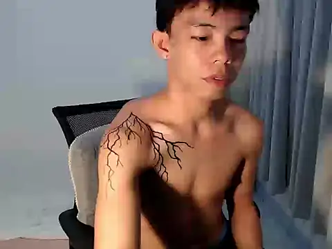Snapshot of hottasianboy chatting on May 2026 10:55:01 AM hottasianboy online show from May 2026 10:55:01 AM