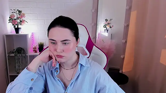 NoraLumi online show from April 2026 06:41:02 AM