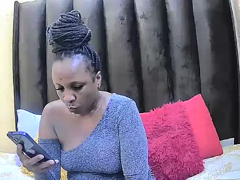 Snapshot of queensBetty chatting on March 2026 07:20:02 PM queensBetty online show from March 2026 07:20:02 PM