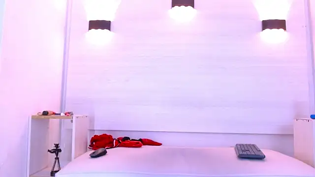 Brianna Roux online show from March 2026 07:02:02 PM