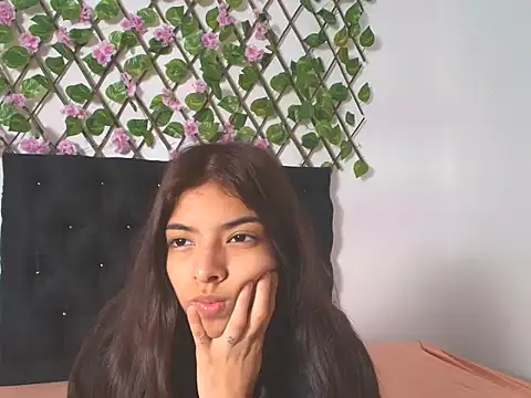 Sweet Scarlett  online show from April 2026 03:24:02 PM