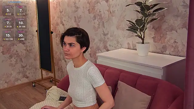 Luna Williams  online show from April 2026 07:45:01 AM