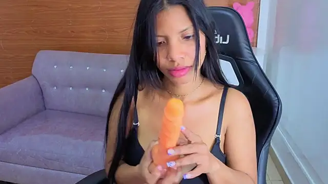 emily smith t online show from May 2026 01:02:02 AM