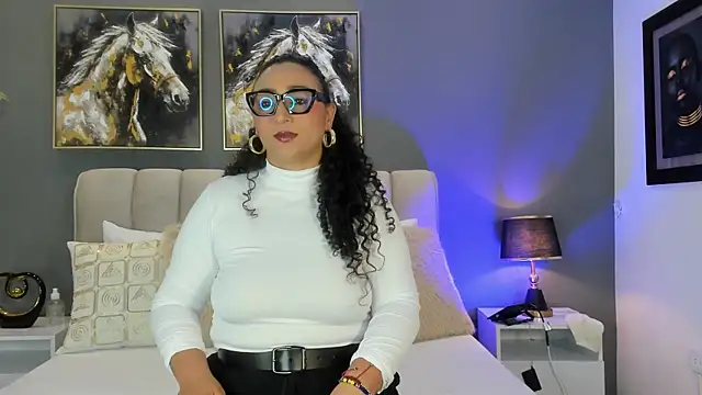 Snapshot of VaniaRouse chatting on March 2026 02:40:02 PM VaniaRouse online show from March 2026 02:40:02 PM