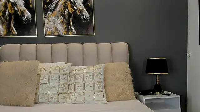 Snapshot of VaniaRouse chatting on April 2026 02:26:01 PM VaniaRouse online show from April 2026 02:26:01 PM