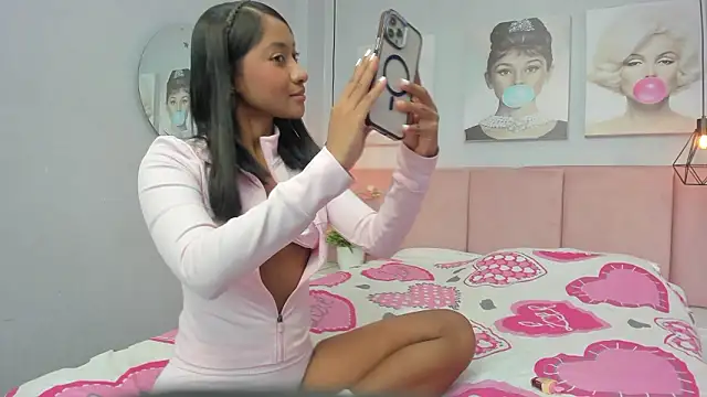 Snapshot of tifannygrey_ chatting on March 2026 06:14:02 PM tifannygrey online show from March 2026 06:14:02 PM