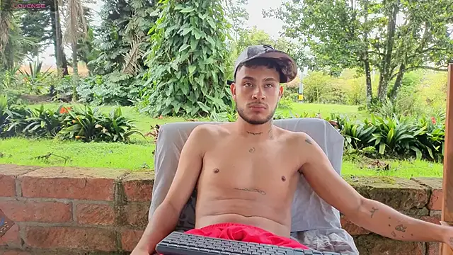 Snapshot of DilanAndres chatting on April 2026 02:32:01 PM DilanAndres online show from April 2026 02:32:01 PM