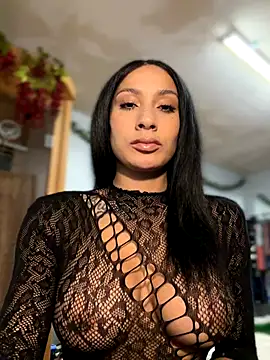 Snapshot of FerrariFrench chatting on November 2025 03:29:01 AM FerrariFrench online show from November 2025 03:29:01 AM