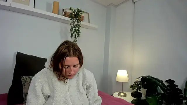 Snapshot of cuttie_blondie chatting on March 2026 11:03:01 AM cuttie blondie online show from March 2026 11:03:01 AM