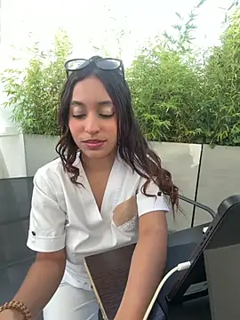 MiaCamille  online show from April 2026 09:39:33 PM