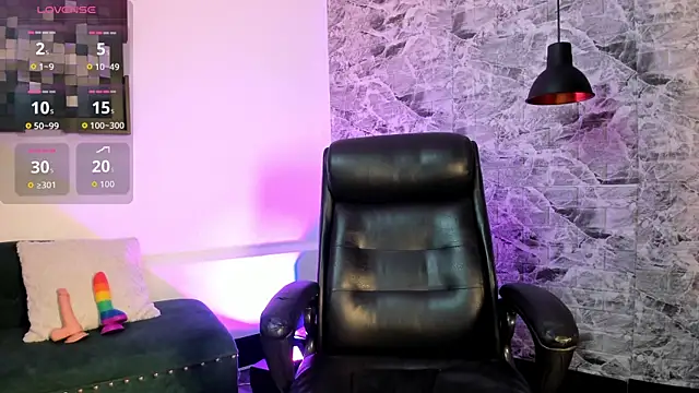 sofi wiliiams2 online show from April 2026 09:01:01 PM