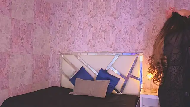 april summer  online show from March 2026 08:24:02 PM