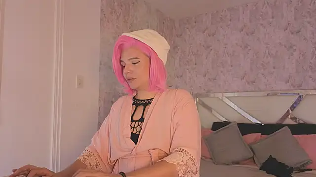 april summer  online show from April 2026 10:16:01 PM