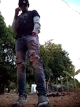 Snapshot of spittingpig1 chatting on March 2026 10:29:02 AM spittingpig1 online show from March 2026 10:29:02 AM