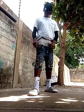 Snapshot of spittingpig1 chatting on March 2026 02:44:01 PM spittingpig1 online show from March 2026 02:44:01 PM