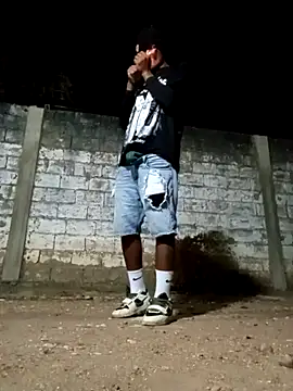 Snapshot of spittingpig1 chatting on March 2026 02:33:02 AM spittingpig1 online show from March 2026 02:33:02 AM