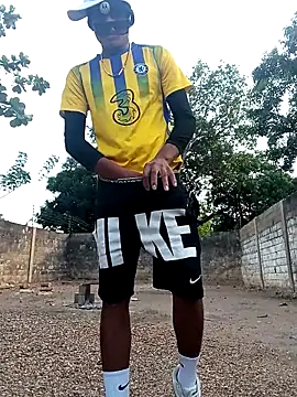 Snapshot of spittingpig1 chatting on April 2026 11:27:01 AM spittingpig1 online show from April 2026 11:27:01 AM