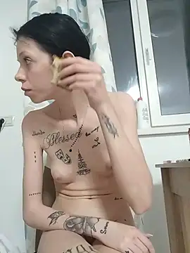 Snapshot of DeeaFoxy chatting on April 2026 09:23:01 PM DeeaFoxy online show from April 2026 09:23:01 PM