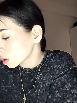 Snapshot of DeeaFoxy chatting on April 2026 05:54:01 PM DeeaFoxy online show from April 2026 05:54:01 PM