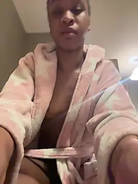 Snapshot of Halligirl chatting on March 2026 01:45:01 AM Halligirl online show from March 2026 01:45:01 AM