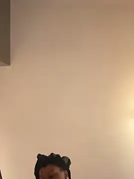 Snapshot of Halligirl chatting on March 2026 11:36:02 AM Halligirl online show from March 2026 11:36:02 AM