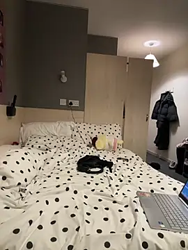 Snapshot of Halligirl chatting on March 2026 02:43:01 PM Halligirl online show from March 2026 02:43:01 PM