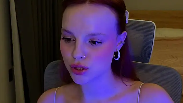 mollybossy online show from April 2026 03:56:01 PM