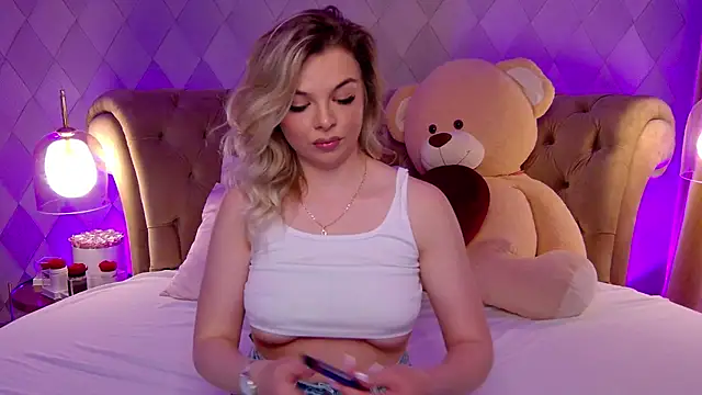 KimmBliss online show from May 2026 02:18:02 AM