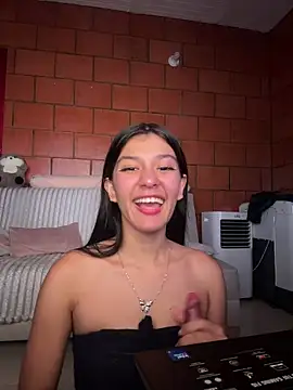 Snapshot of xayah_cute chatting on April 2026 06:29:02 AM xayah cute online show from April 2026 06:29:02 AM