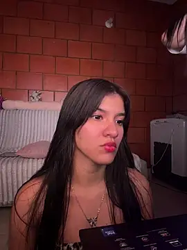 Snapshot of xayah_cute chatting on April 2026 06:30:01 AM xayah cute online show from April 2026 06:30:01 AM