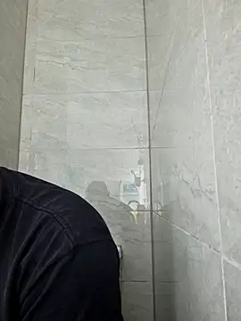 bigmillz32 online show from April 2026 04:47:02 PM