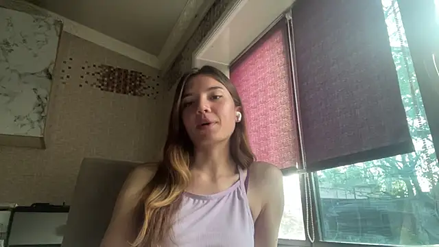 Snapshot of Lili_Kilian chatting on April 2026 01:16:01 PM Lili Kilian online show from April 2026 01:16:01 PM