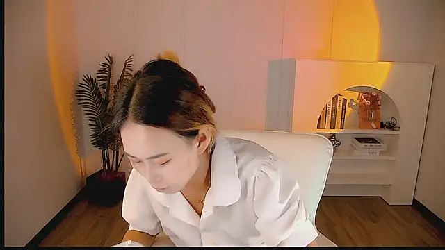 zhoulan-bb online show from April 2026 02:06:01 AM