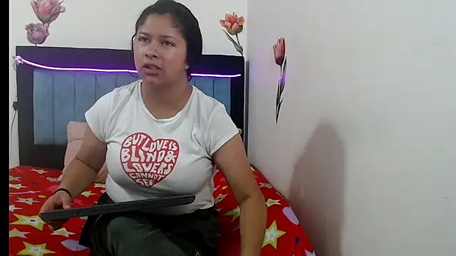 Snapshot of KARLYXS chatting on March 2026 11:26:02 AM KARLYXS online show from March 2026 11:26:02 AM