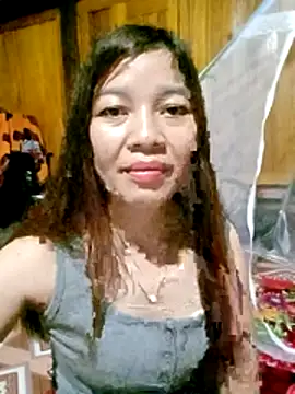 Yiyi102300 online show from April 2026 02:01:02 PM